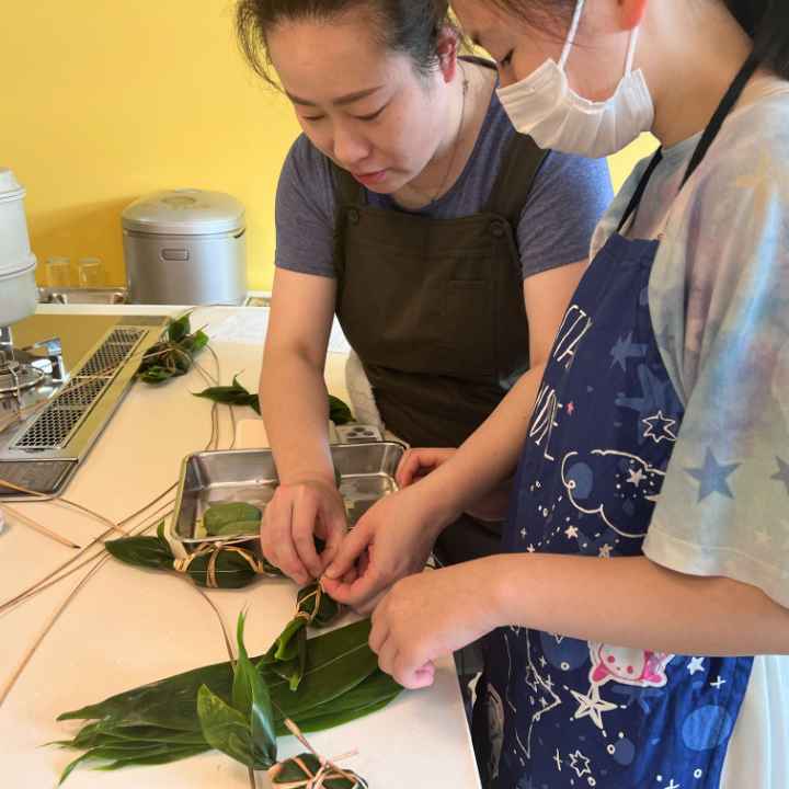 笹団子づくりの様子